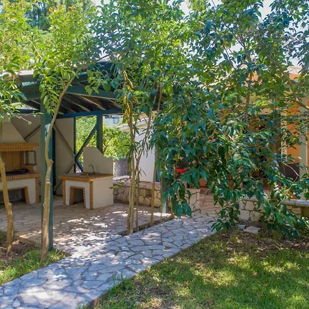 Apartment Anthias Garden Frinion