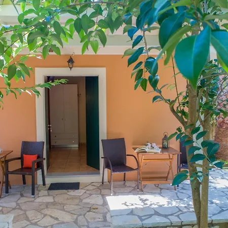 Anthias Garden Apartment *
