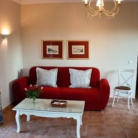 Anthias Garden Apartment *