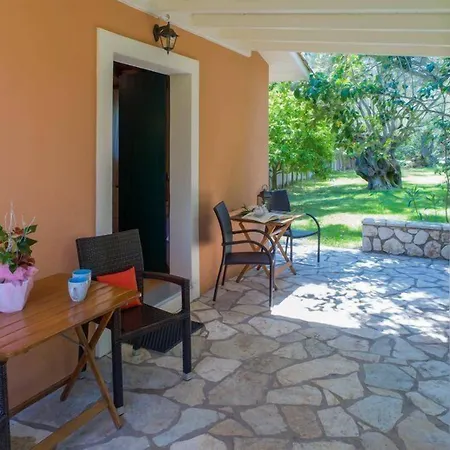 Daire Anthias Garden