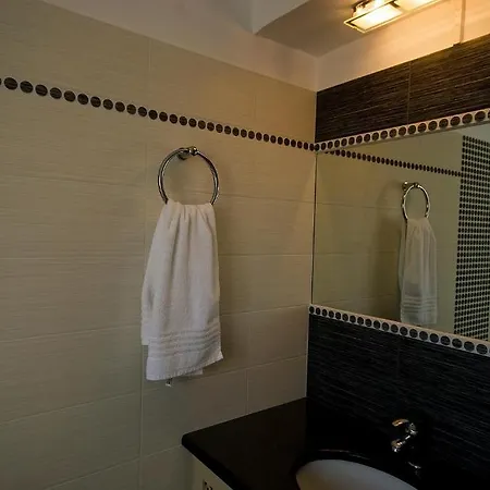 Anthias Garden Daire Frínion