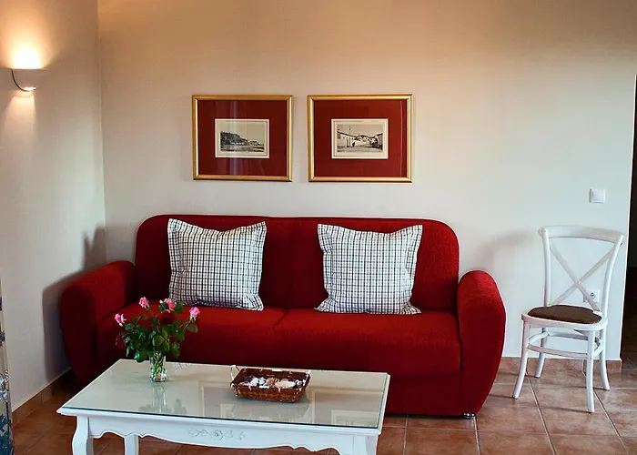 Anthias Garden Apartment *